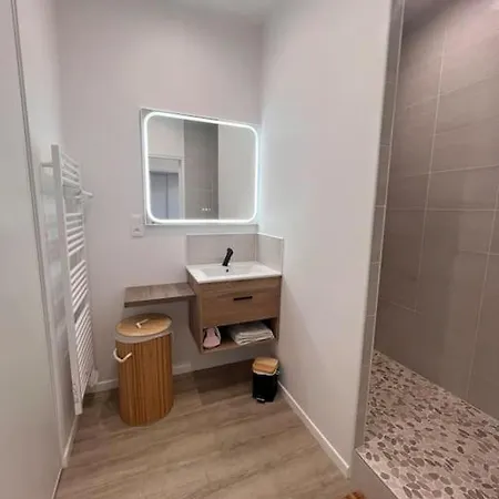 Sejour Au Bord De La *